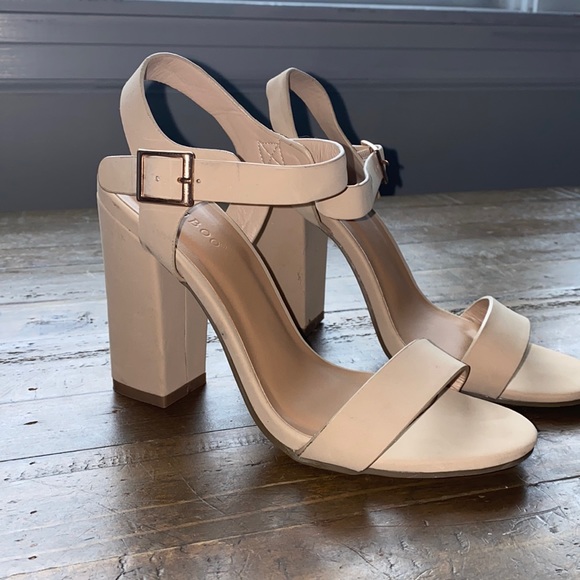 BAMBOO Shoes - Nude heels